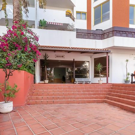 Red Velvet 1 Bdr Flat With Balcony By Lovelystay بورتيماو المظهر الخارجي الصورة